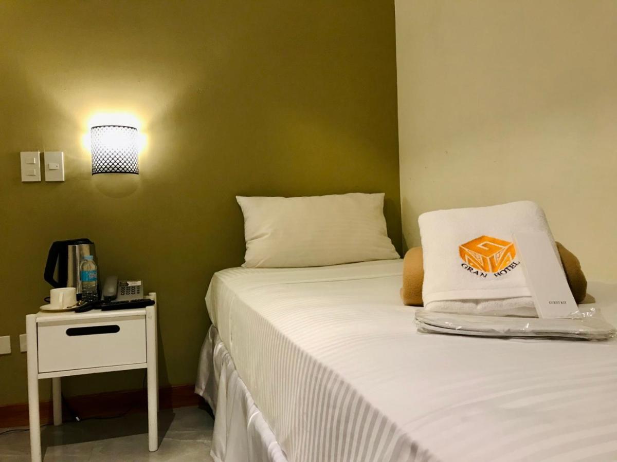Ngn Gran Hotel Tuguegarao Extérieur photo